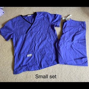 Purple urbane scrub set